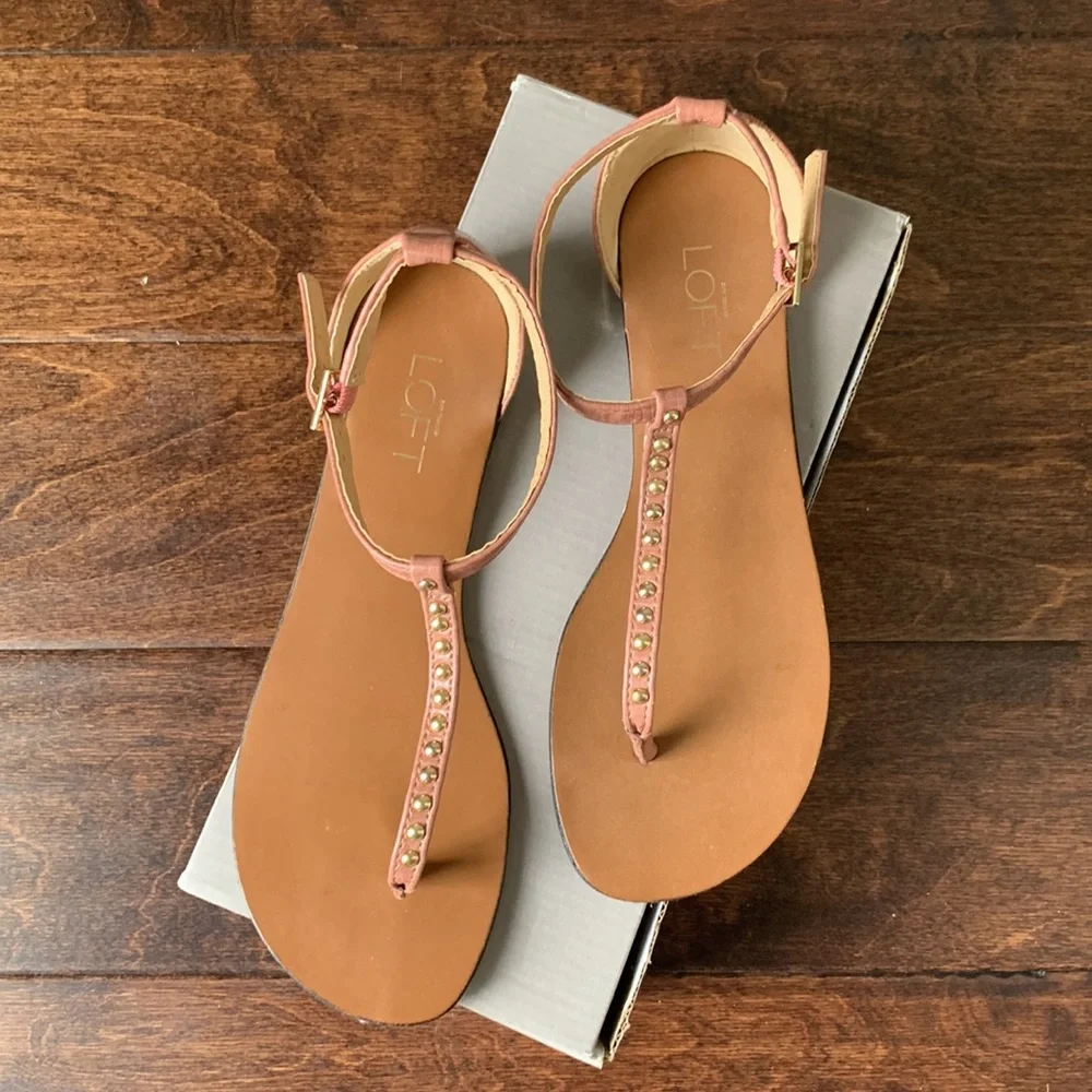 NIB LOFT Mauve Pink Studded T-strap Thong Sandals Size 6.5